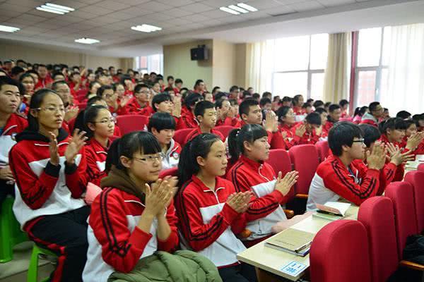 为什么一些女生进入高中后成绩会下降? 为什么一些女生进入高中后成绩会下降?