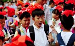调查:79.6%受访者身边有小学生因上学时间早而睡眠不足 调查:79.6%受访者身边有小学生因上学时间早而睡眠不足