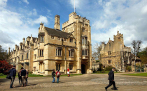 排名靠前的英国的大学名校有哪些？